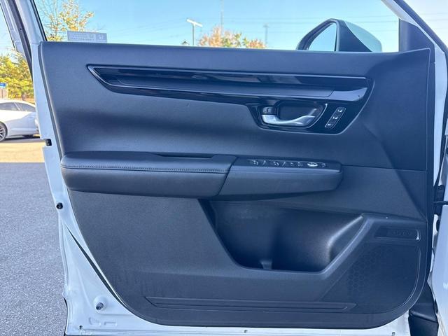 Photo of 2024 WHITE Honda CR-V