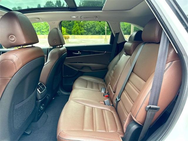 Photo of 2019 Snow White Pearl Kia Sorento