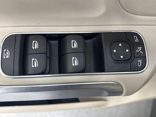 Photo of 2021 Mountain Gray Metallic Mercedes-Benz GLB 250