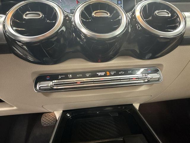 Photo of 2021 Mountain Gray Metallic Mercedes-Benz GLB 250