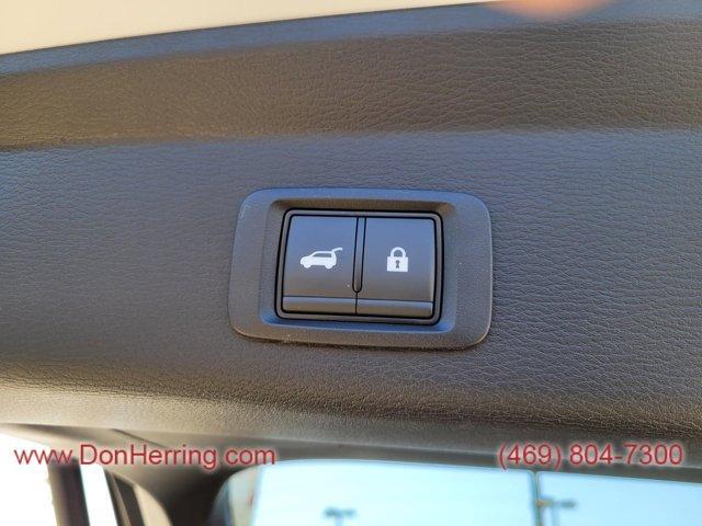 Photo of 2025 White Diamond Mitsubishi Outlander