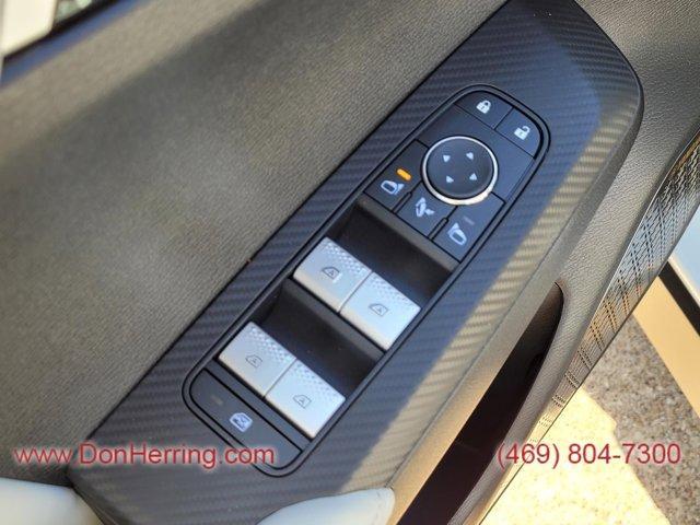 Photo of 2025 White Diamond Mitsubishi Outlander