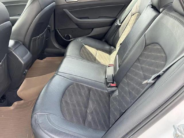 Photo of 2017 White Hyundai SONATA