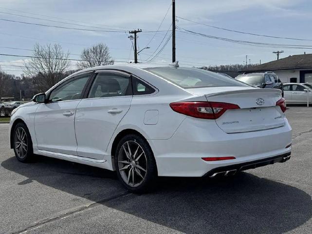 Photo of 2017 White Hyundai SONATA