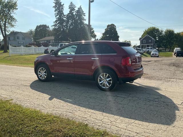 Photo of 2013 Maroon Ford Edge