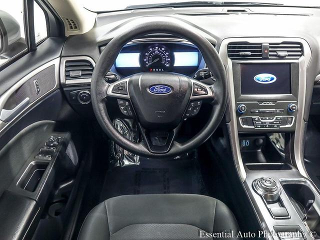 Photo of 2020 Iconic Silver Metallic Ford Fusion