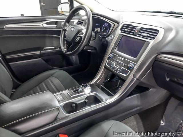 Photo of 2020 Iconic Silver Metallic Ford Fusion