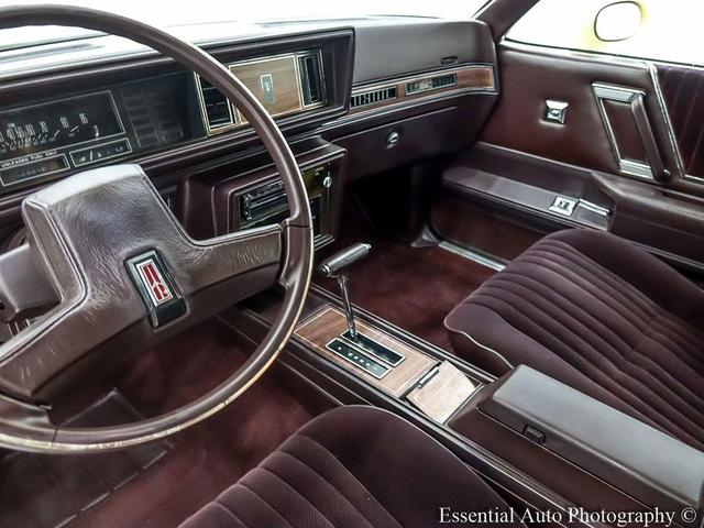 Photo of 1986 Yellow Oldsmobile Cutlass