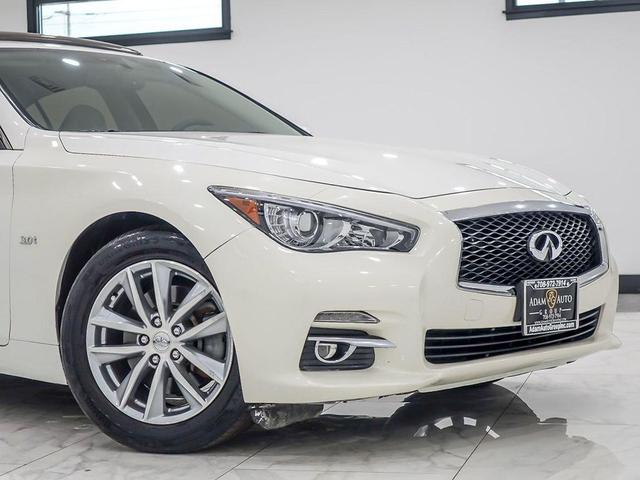 Photo of 2017 Majestic White INFINITI Q50