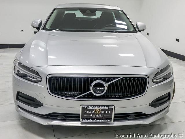 Photo of 2018 Bright Silver Metallic Volvo S90