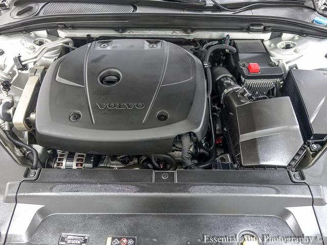 Photo of 2018 Bright Silver Metallic Volvo S90