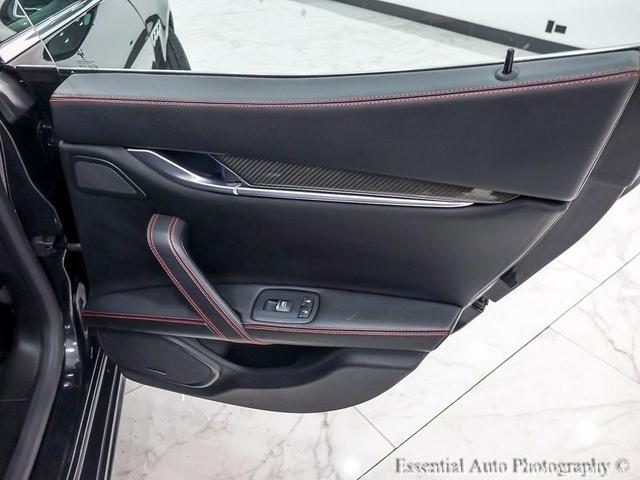 Photo of 2018 Nero Maserati Ghibli