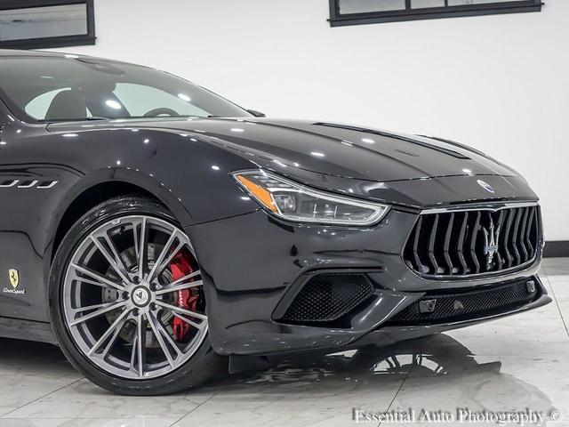 Photo of 2018 Nero Maserati Ghibli