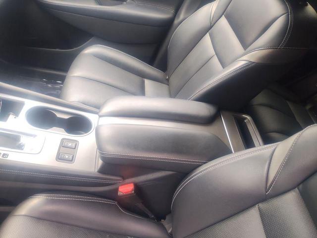Photo of 2019 Pearl White Tricoat Nissan Murano