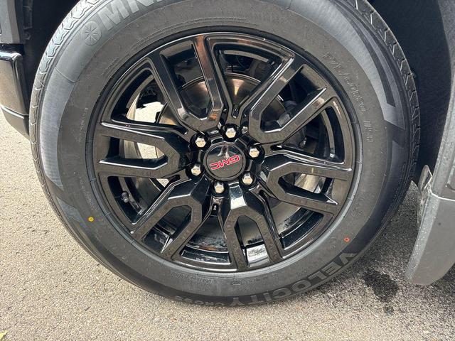 Photo of 2022 Onyx Black GMC Sierra 1500