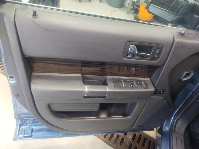 Photo of 2019 BLUE METALLIC Ford Flex