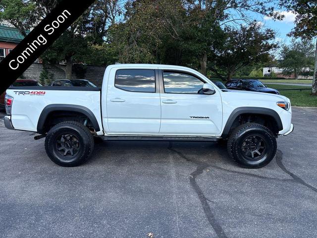 Photo of 2020 Super White Toyota Tacoma