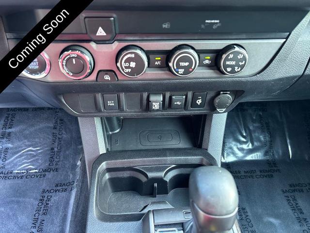 Photo of 2020 Super White Toyota Tacoma