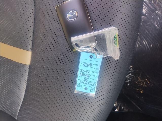 Photo of 2025 Rhodium White Premium Mazda CX-70 PHEV