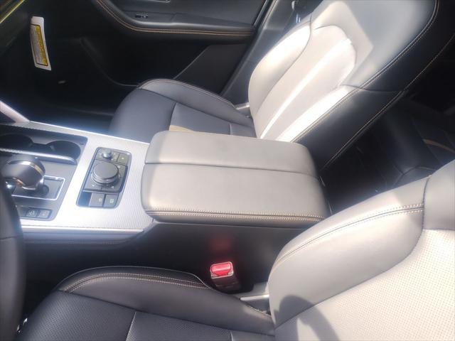 Photo of 2025 Rhodium White Premium Mazda CX-70 PHEV