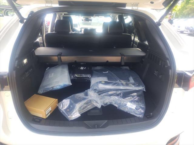 Photo of 2025 Rhodium White Premium Mazda CX-70 PHEV