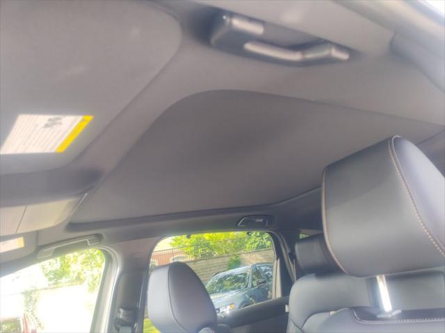 Photo of 2025 Rhodium White Premium Mazda CX-70 PHEV