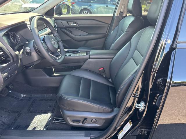 Photo of 2023 Super Black Nissan Rogue