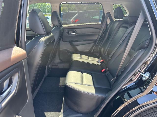 Photo of 2023 Super Black Nissan Rogue