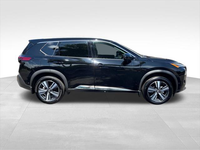 Photo of 2023 Super Black Nissan Rogue