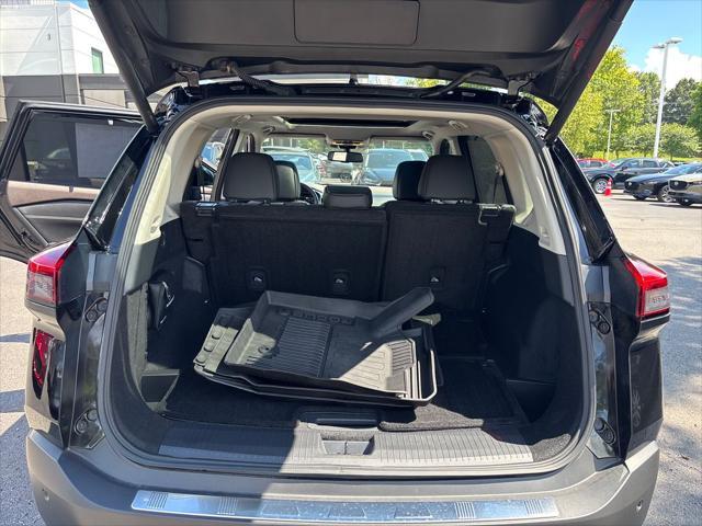 Photo of 2023 Super Black Nissan Rogue