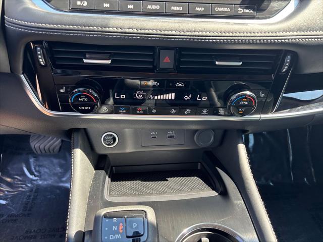 Photo of 2023 Super Black Nissan Rogue