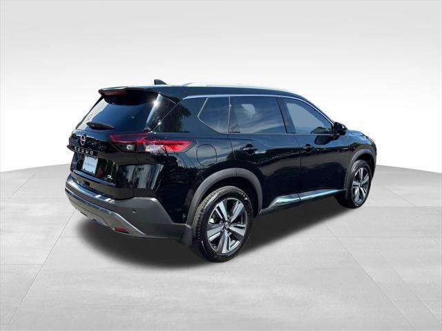Photo of 2023 Super Black Nissan Rogue
