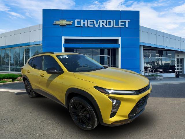 Photo of 2024 Nitro Yellow Chevrolet Trax