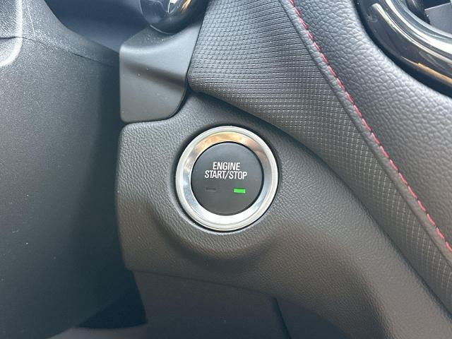 Photo of 2022 Silver Ice Metallic Chevrolet Equinox