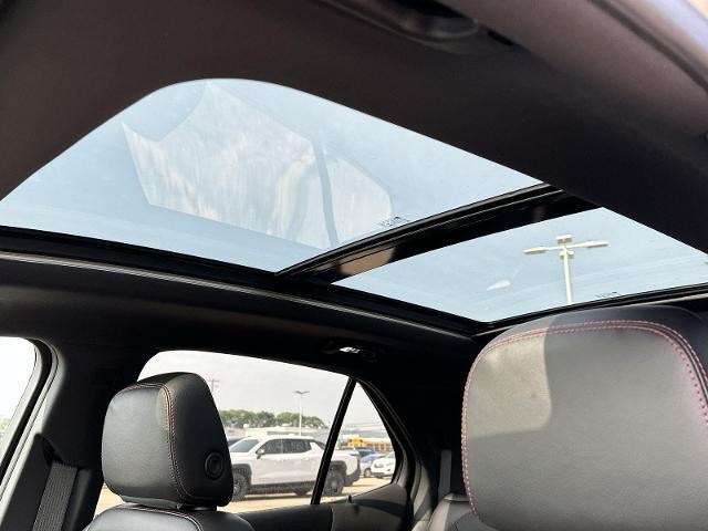 Photo of 2022 Silver Ice Metallic Chevrolet Equinox