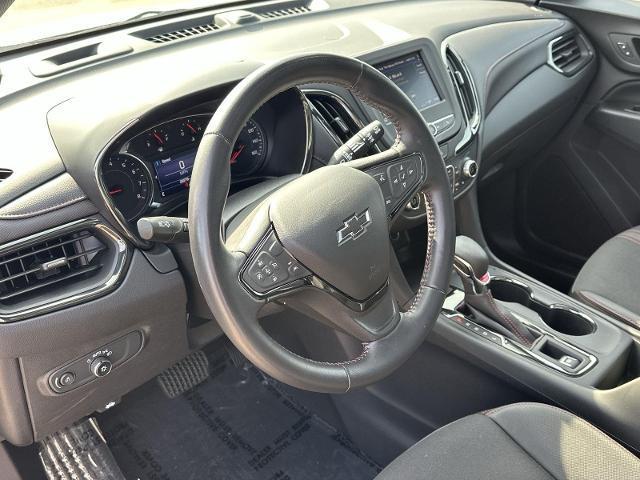 Photo of 2022 Silver Ice Metallic Chevrolet Equinox