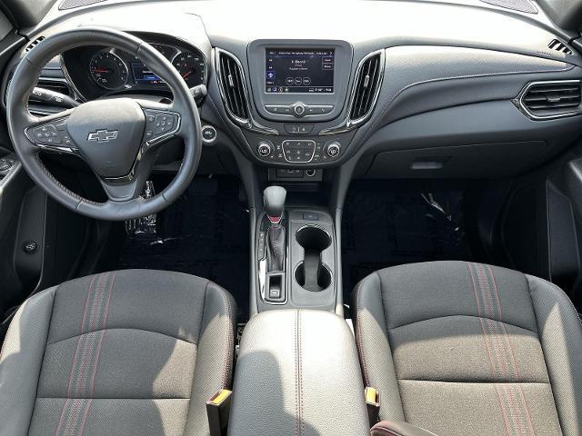 Photo of 2022 Silver Ice Metallic Chevrolet Equinox
