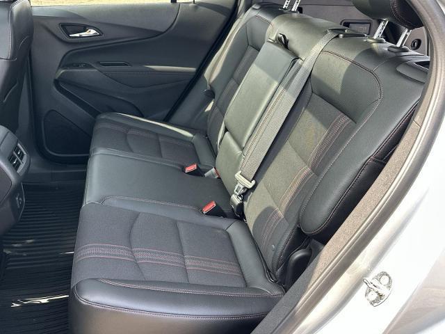 Photo of 2022 Silver Ice Metallic Chevrolet Equinox