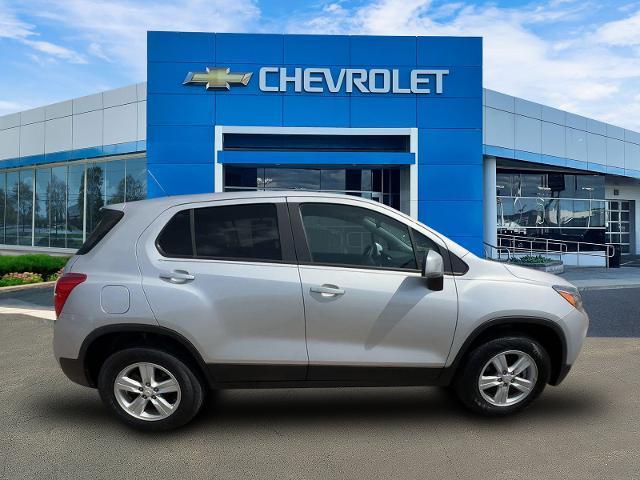 Photo of 2022 Silver Ice Metallic Chevrolet Trax