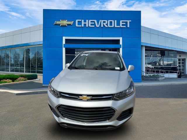 Photo of 2022 Silver Ice Metallic Chevrolet Trax