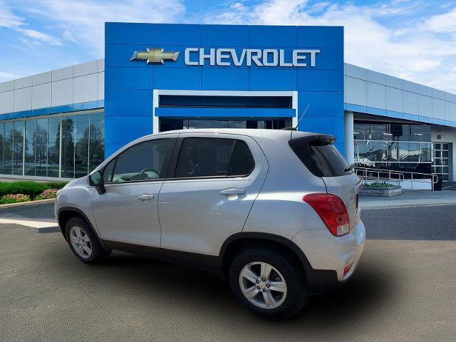 Photo of 2022 Silver Ice Metallic Chevrolet Trax