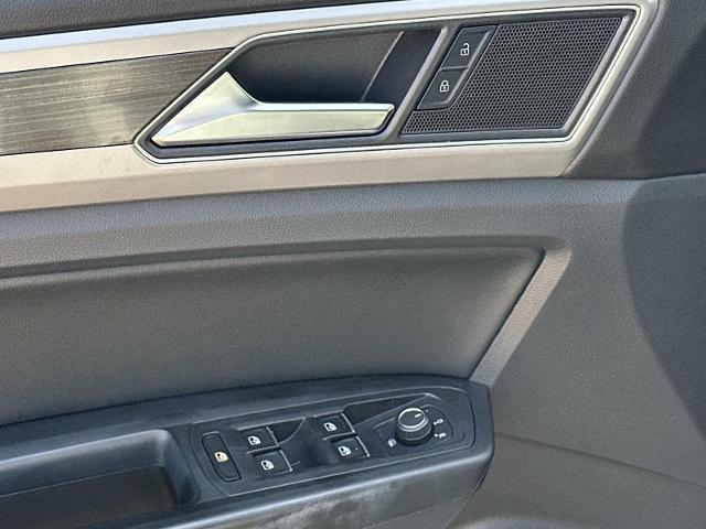Photo of 2019 Pure White Volkswagen Atlas