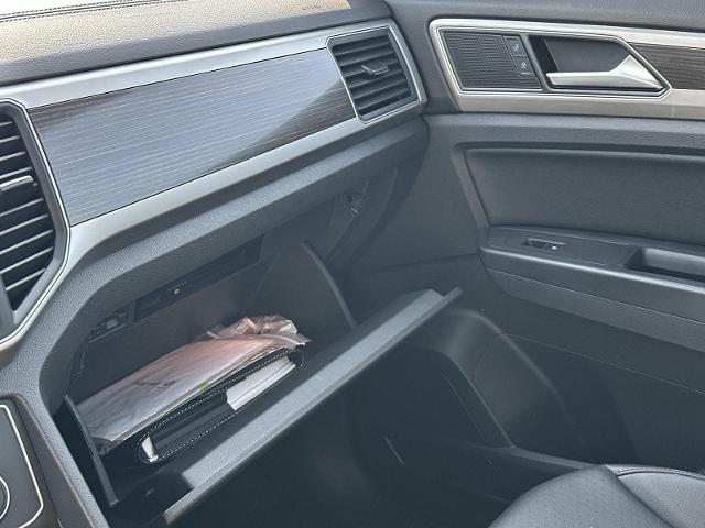 Photo of 2019 Pure White Volkswagen Atlas