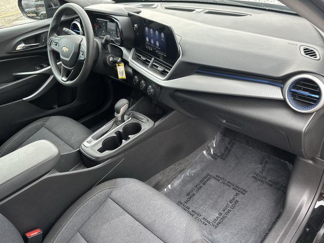 Photo of 2024 Mosaic Black Metallic Chevrolet Trax