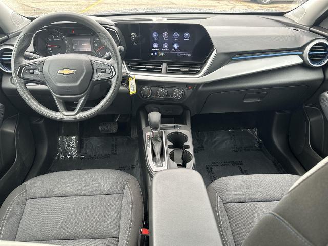 Photo of 2024 Mosaic Black Metallic Chevrolet Trax