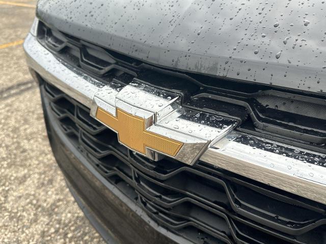 Photo of 2024 Mosaic Black Metallic Chevrolet Trax