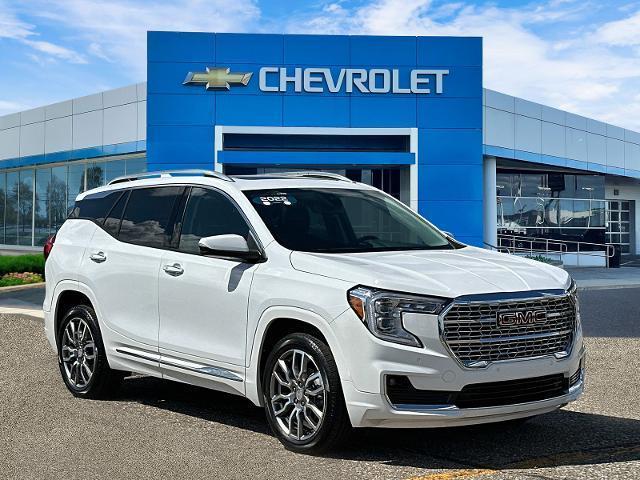 Photo of 2022 White Frost Tri-Coat GMC Terrain