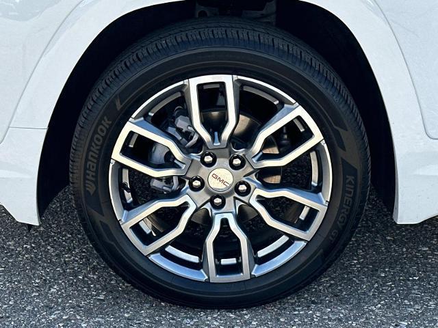 Photo of 2022 White Frost Tri-Coat GMC Terrain