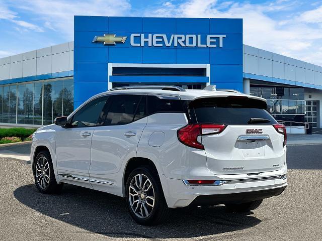 Photo of 2022 White Frost Tri-Coat GMC Terrain