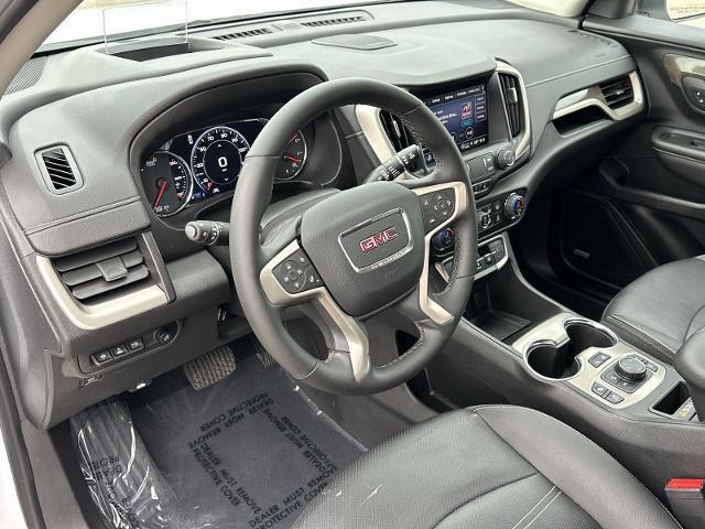 Photo of 2023 Summit White GMC Terrain